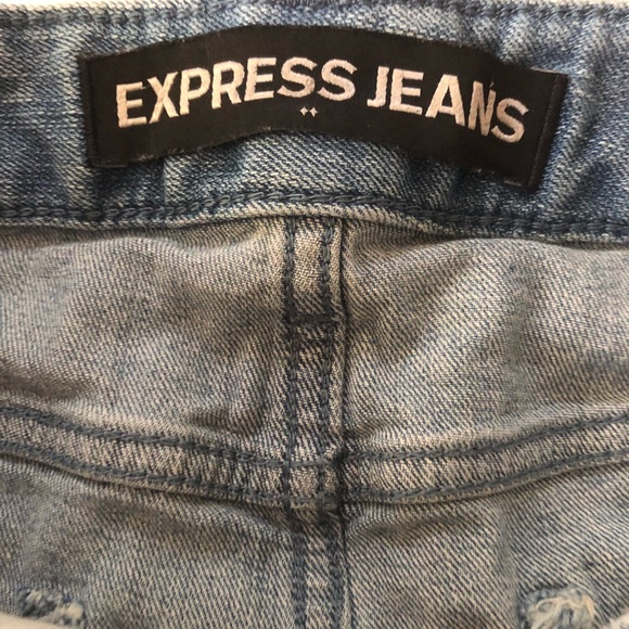 🗣Express low rise denim distressed shorts - Picture 2 of 5